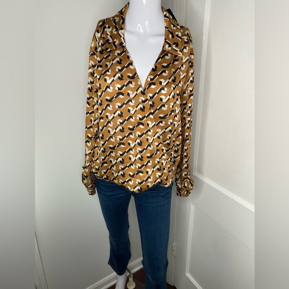 Pleione Tops - PLEIONE NWOT L Stylish Gold Brown Carmel Abstract Patterned Women's Top